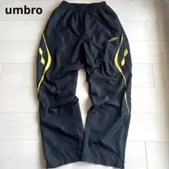 【00s】UMBRO ナイロントラックパンツ 流線形 ブラック 刺繍ロゴ
