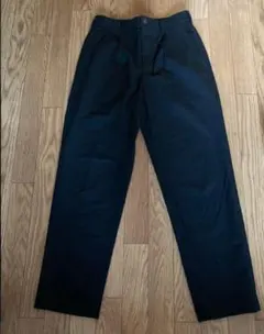 ユニクロ UNIQLO タックテーパードパンツ ブラック（ワイドフィット）