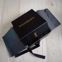 Yves Saint Laurent ギフトボックス 黒　空き箱