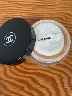 CHANEL POUDRE UNIVERSELLE LIBRE 47 ④ - メルカリ