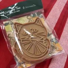 メルカリで24時間以内に売れなければ300円❗️「見つめるキャッツ」 メルカリで24時間以内に売れなければ300円❗️「見つめる