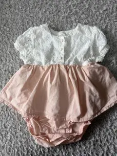 レース付きホワイト・ピンクロンパース