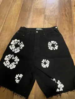 DENIM TEARS ブラックショートパンツ
