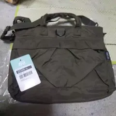 新品未使用 FLAWLESS オリーブ色 ナイロン製ショルダーバッグ