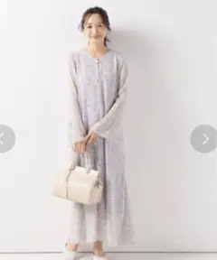 小花柄ワンピース