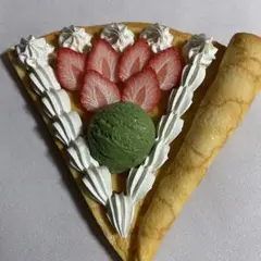 イチゴと抹茶アイスクリームのクレープ　サンプル