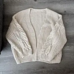 アイボリー ケーブルニット カーディガン