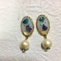 ハンドメイド コットンパールとかすみ草のピアス