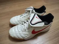 ナイキ TIEMPO フットサルシューズ