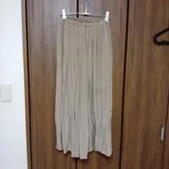 Honeys　ベージュ プリーツガウチョパンツ　スカーチョ