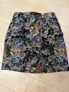花柄　膝上丈スカート Mサイズ