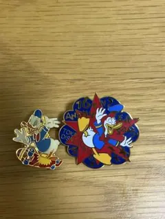 東京ディズニーランド ドナルド ピンバッジ 2個セット
