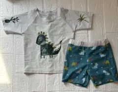 恐竜デザイン ラッシュガードとスイムパンツセット 100