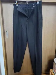 GU ジーユー テーパードパンツ ブラック L センタープレス 秋冬