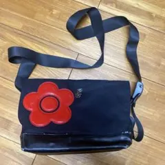 マリークァントショルダーバッグ ブラック 花