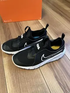 NIKE 23.5cm フレックスランナー2 キッズ スニーカー ブラックのサムネイル