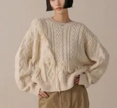 新品　ケーブルフリンジ　ニット