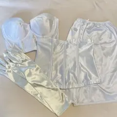 ブライダルインナーセット、ウェディンググローブ付（ブラ・コルセット・ペチコート）