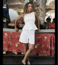 ZARAホワイト ペプラム ノースリーブ トップス