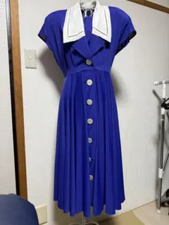 青色 ボタン付きワンピース