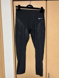 Nikeメンズ ブラックタイツ フィット感あり