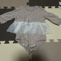 ベージュ フリル付きロンパース