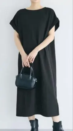 coca エンボス加工ボートネックロングワンピース ブラック