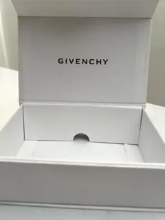 GIVENCHY ボックス　ジバンシーのサムネイル
