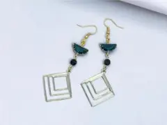 30％off　ピアス(イヤリング)　スクエアチャーム　半月形チャーム　大ぶり