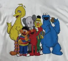 ユニクロ KAWS x Sesame Street パーカー ホワイト