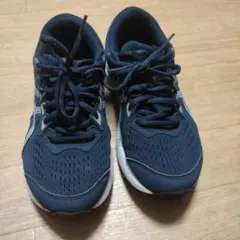 ASICS ネイビー ランニングシューズ