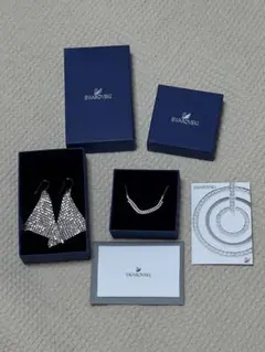 Swarovski セット　ネックレス　ピアス　イアリングのサムネイル