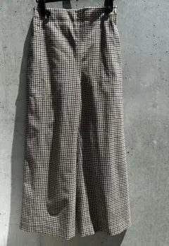 Loulou Willoughbyデシンドットアシンメトリーパンツ - メルカリ