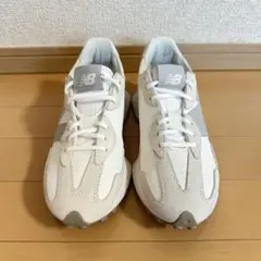 【新品同様】ニューバランス 327 ホワイトスニーカー 24cm