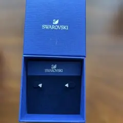 Swarovski 三角形クリスタルピアス
