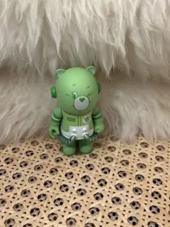 ポップマート　メガ　スペース　モリー　フィギュア　100%　ケアベア