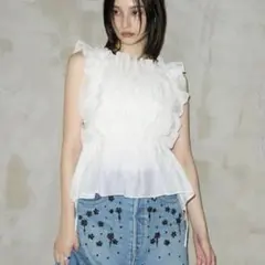 リリーブラウン シャーリングフリルトップス ホワイト ドット | Mercari