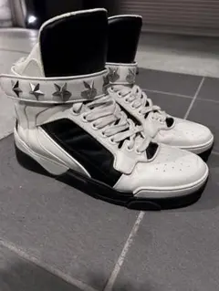 Givenchy tyson 43のサムネイル