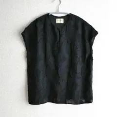 UNITED ARROWS　UBCS カットジャカード スリットネックブラウスのサムネイル