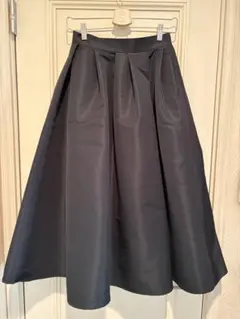 新品・未使用　マフティニーク　レリタージュ　黒のフレアスカート　Sサイズ
