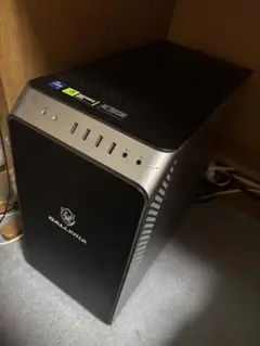 ゲーミングPCとキーボード、モニターのセット