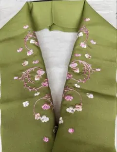 未使用　オリーブグリーン 半襟 花柄刺繍　半衿