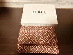 FURLA 三つ折り財布のサムネイル