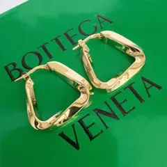 BOTTEGA VENETA ボッテガヴェネタ トライアングル ピアス ゴールドのサムネイル