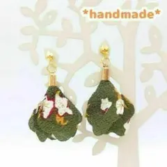 和風 花びらタッセルのピアス 抹茶 和柄 和小物 ハンドメイド　グリーン