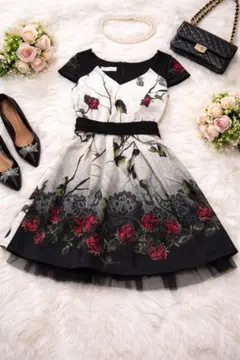 【美品】 リナシメント 花柄ワンピース M フレアドレス ベルト付き 上品 薔薇