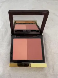 2025年最新】トムフォードビューティシェイドアンドイルミネイト