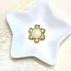 ボタン　33 存在感　大きめ　主役　キラキラ　レトロ　婦人服　推し活　ブローチ