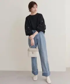 ナチュラルクチュール キャッチーなお花モチーフ袖ニット
