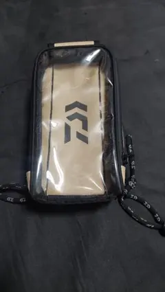 ダイワ　ターポリンポーチMW 　コヨーテ　スマホケース